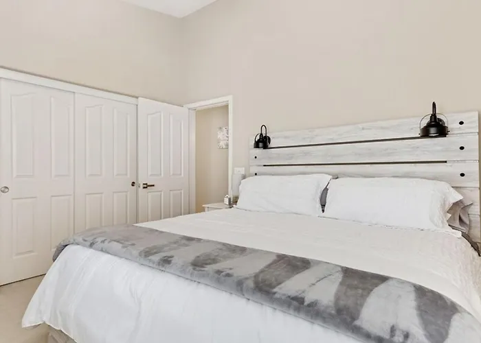 Amazing In Great Location Wbackyard Oasis Holiday home *