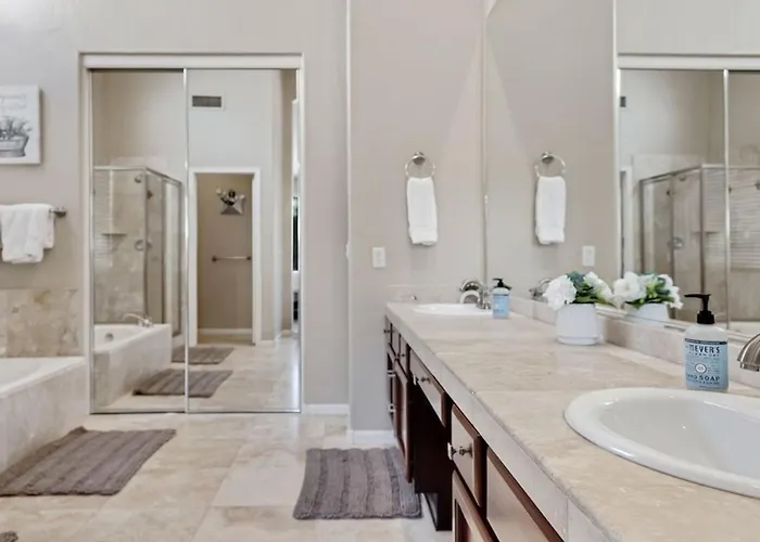 Amazing In Great Location Wbackyard Oasis Holiday home Scottsdale