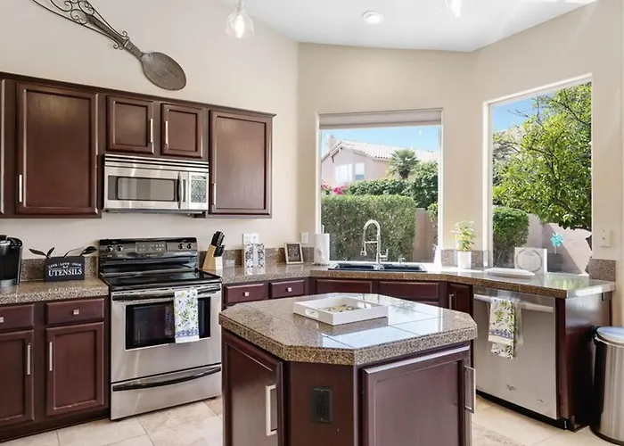 Amazing In Great Location Wbackyard Oasis